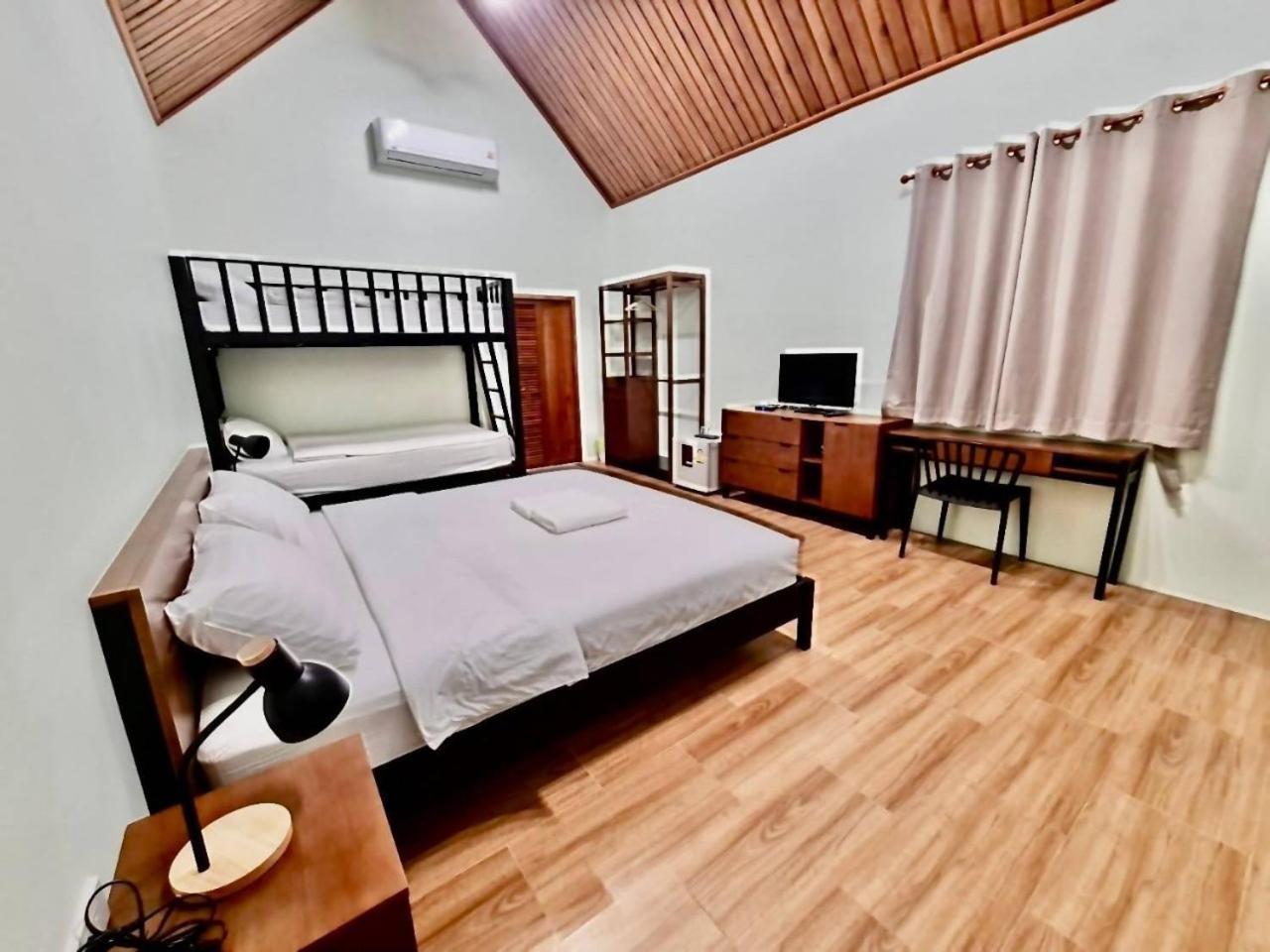 Hotel Baan Pong Tara Suan Phueng Zewnętrze zdjęcie