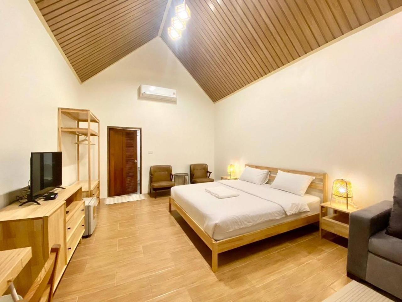 Hotel Baan Pong Tara Suan Phueng Zewnętrze zdjęcie