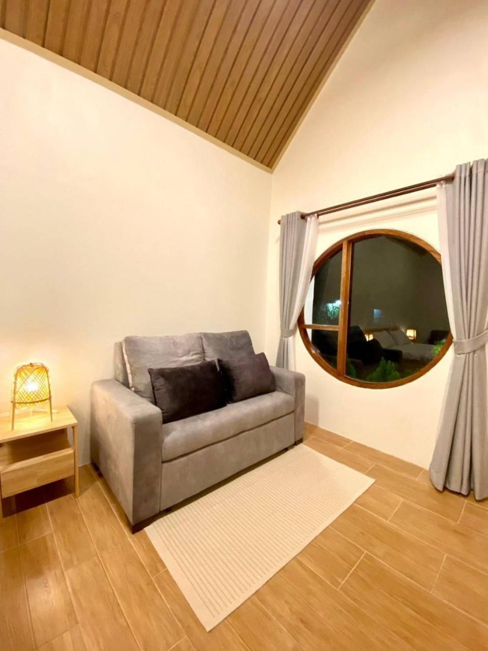 Hotel Baan Pong Tara Suan Phueng Zewnętrze zdjęcie