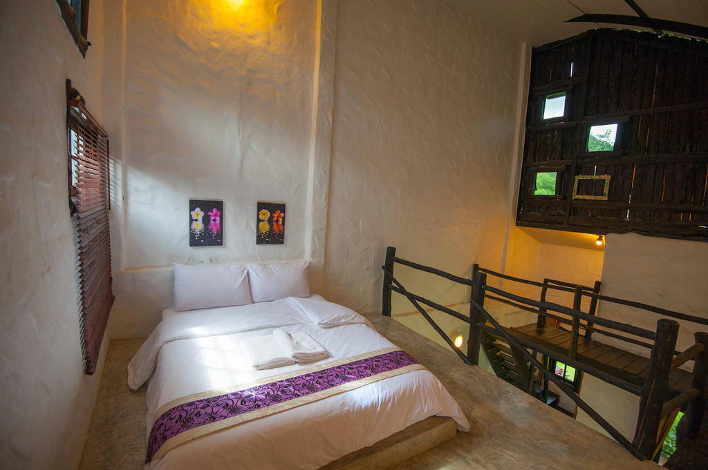 Hotel Baan Pong Tara Suan Phueng Pokój zdjęcie