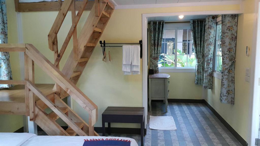 Hotel Baan Pong Tara Suan Phueng Zewnętrze zdjęcie